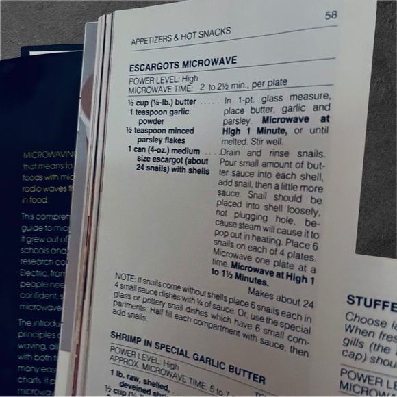 General Electric Microwave Guide and Cookbook - Picture 9 of 15